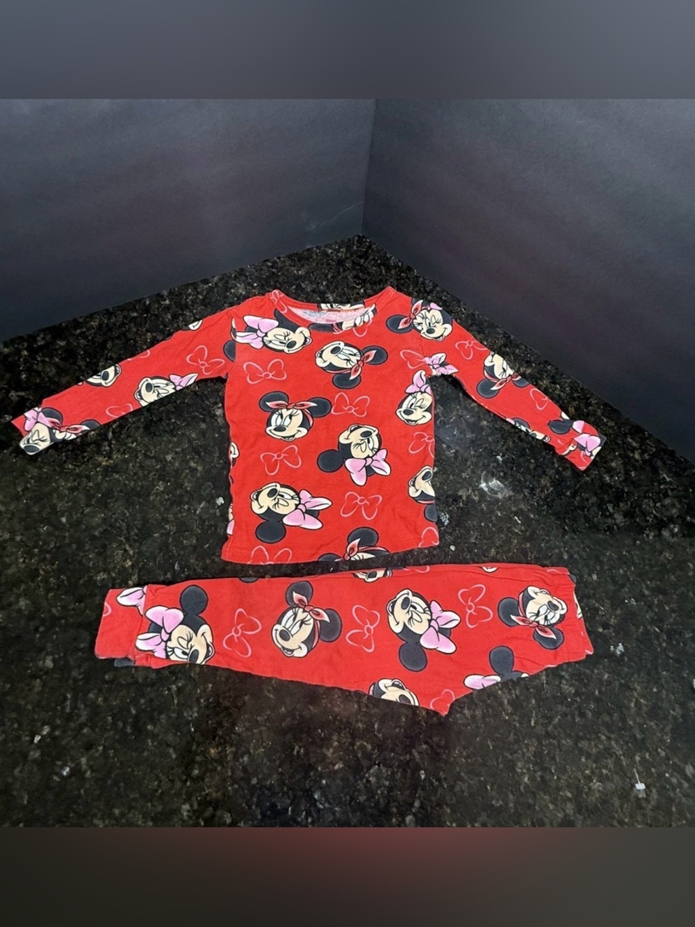 Disney Junior Toddler Girls Size 5T Minnie Mouse 2 Piece Snug Pajama set
